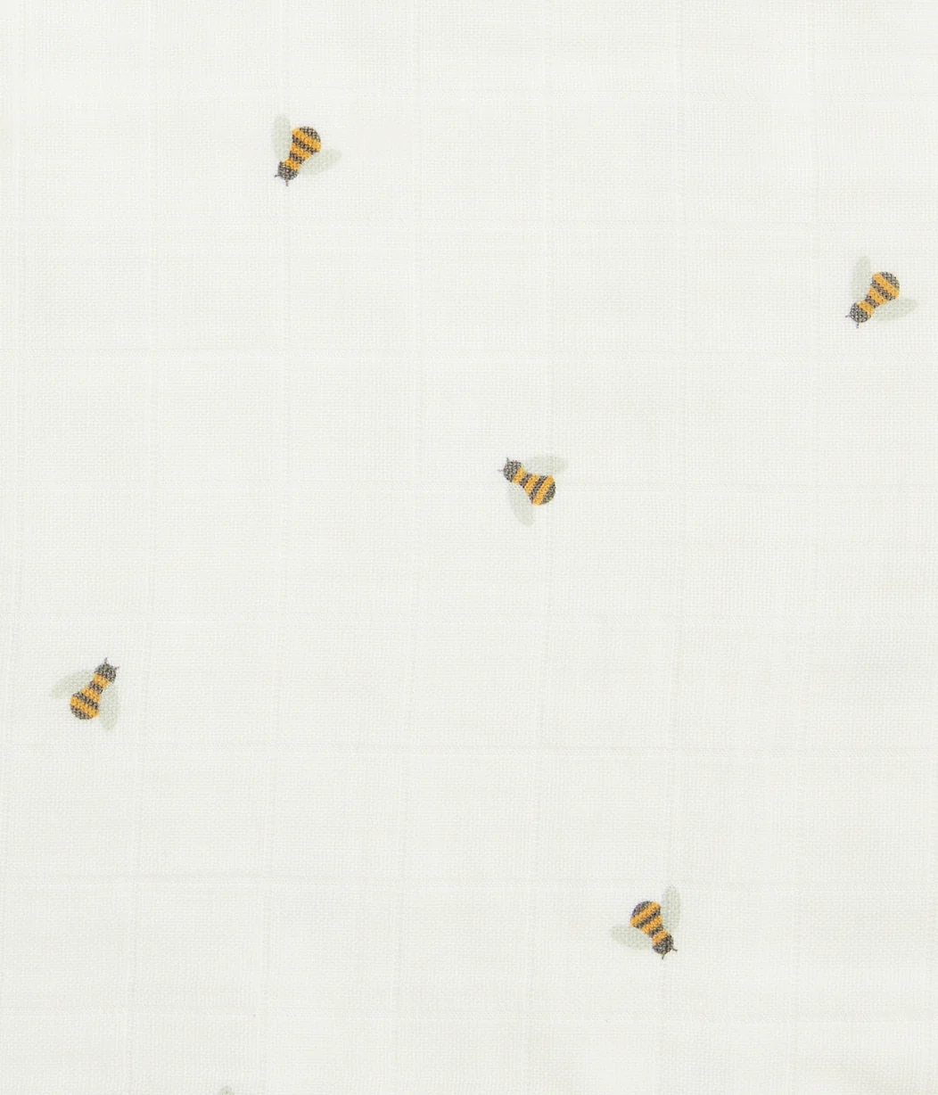 Burp Cloth 2 Pack Muslin Cream Bees - Image 5